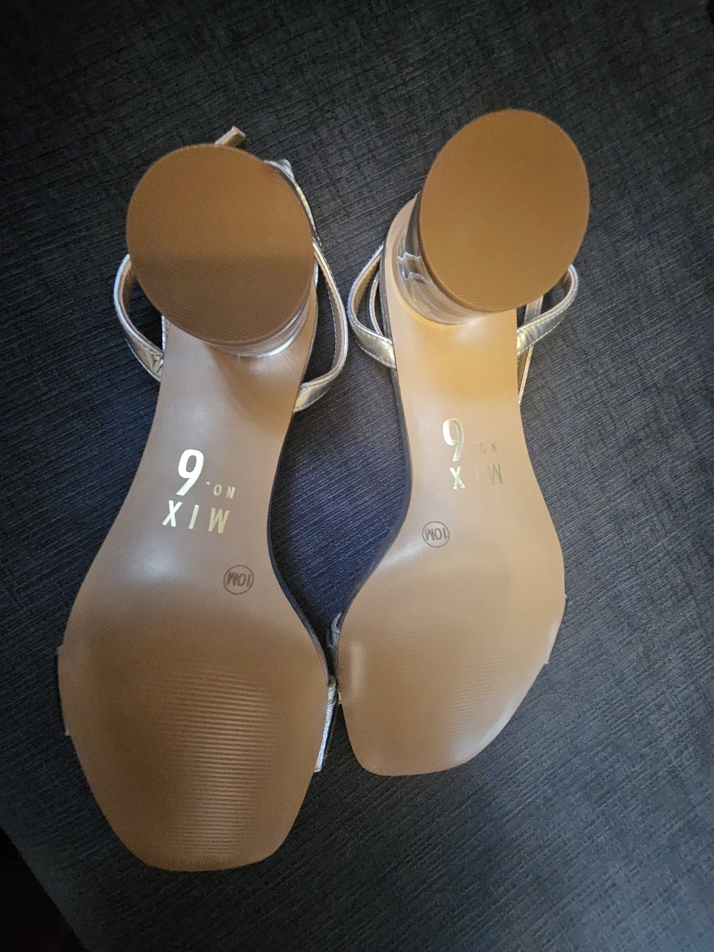 MIX No. 6 Ankle-Strap Low Heel Sandals Size 10M - Picture 8 of 9